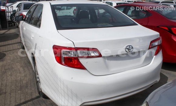 Acheter Import Voiture Toyota Camry Blanc à Import - Dubai, Togo Acheter Import Voiture Toyota Camry Blanc à Import - Dubai, Togo