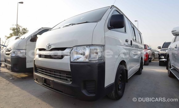Acheter Import Voiture Toyota Hiace Blanc à Import - Dubai, Togo Acheter Import Voiture Toyota Hiace Blanc à Import - Dubai, Togo