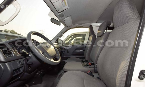 Acheter Import Voiture Toyota Hiace Blanc à Import - Dubai, Togo Acheter Import Voiture Toyota Hiace Blanc à Import - Dubai, Togo