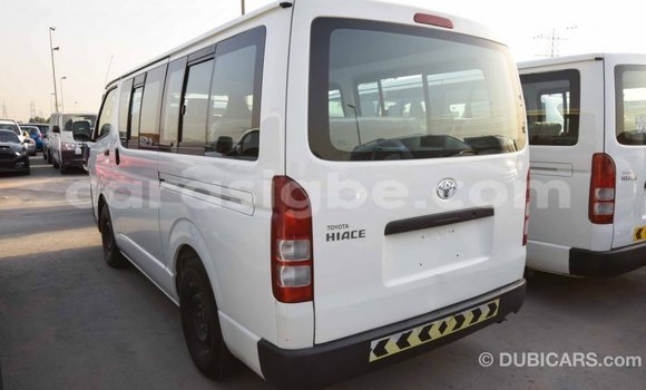 Acheter Import Voiture Toyota Hiace Blanc à Import - Dubai, Togo Acheter Import Voiture Toyota Hiace Blanc à Import - Dubai, Togo
