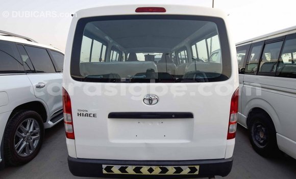 Acheter Import Voiture Toyota Hiace Blanc à Import - Dubai, Togo Acheter Import Voiture Toyota Hiace Blanc à Import - Dubai, Togo