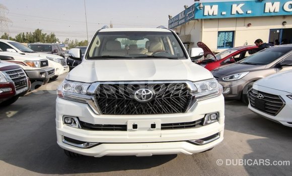 Acheter Import Voiture Toyota Land Cruiser Blanc à Import - Dubai, Togo Acheter Import Voiture Toyota Land Cruiser Blanc à Import - Dubai, Togo