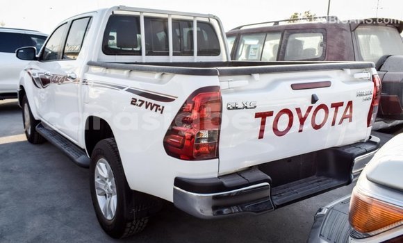 Acheter Import Voiture Toyota Hilux Blanc à Import - Dubai, Togo Acheter Import Voiture Toyota Hilux Blanc à Import - Dubai, Togo