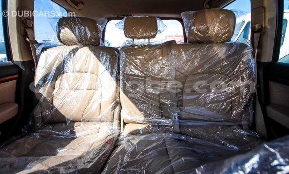 Acheter Import Voiture Toyota Land Cruiser Blanc à Import - Dubai, Togo Acheter Import Voiture Toyota Land Cruiser Blanc à Import - Dubai, Togo