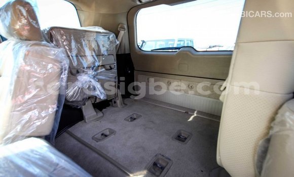 Acheter Import Voiture Toyota Land Cruiser Blanc à Import - Dubai, Togo Acheter Import Voiture Toyota Land Cruiser Blanc à Import - Dubai, Togo