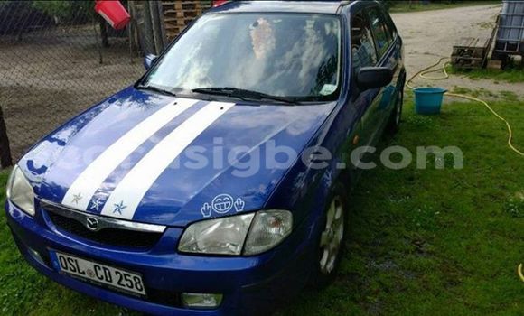 Acheter Occasion Voiture Mazda 323 Bleu à Adawlato au Togo Acheter Occasion Voiture Mazda 323 Bleu à Adawlato au Togo