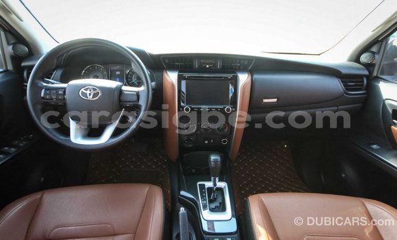 Acheter Import Voiture Toyota Fortuner Blanc à Import - Dubai, Togo Acheter Import Voiture Toyota Fortuner Blanc à Import - Dubai, Togo