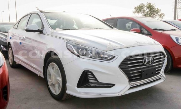 Buy Import Hyundai Sonata White Car in Import - Dubai in Togo
