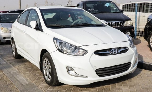 Buy Import Hyundai Accent White Car in Import - Dubai in Togo
