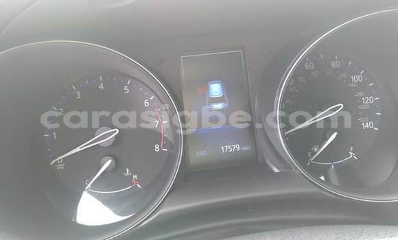 Acheter Occasion Voiture Toyota C-HR Blanc à Lomé, Togo Acheter Occasion Voiture Toyota C-HR Blanc à Lomé, Togo