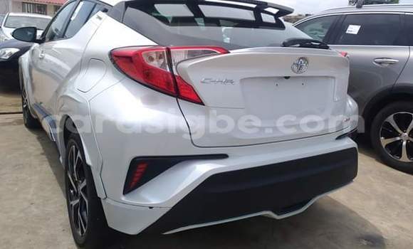 Acheter Occasion Voiture Toyota C-HR Blanc à Lomé, Togo Acheter Occasion Voiture Toyota C-HR Blanc à Lomé, Togo