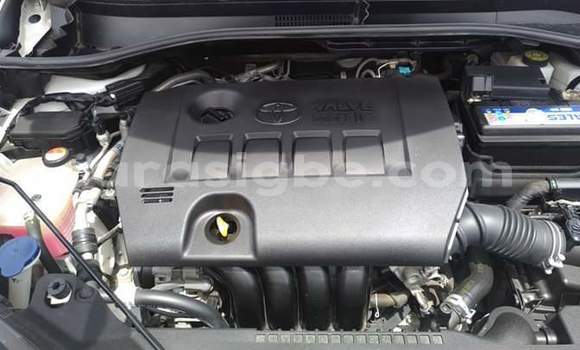 Acheter Occasion Voiture Toyota C-HR Blanc à Lomé, Togo Acheter Occasion Voiture Toyota C-HR Blanc à Lomé, Togo