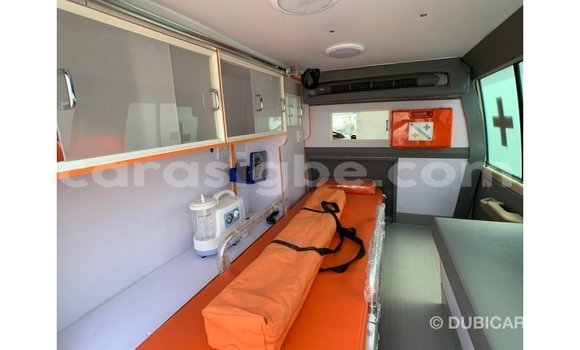 Buy Import Toyota Land Cruiser Beige Car in Import - Dubai in Togo Buy Import Toyota Land Cruiser Beige Car in Import - Dubai in Togo