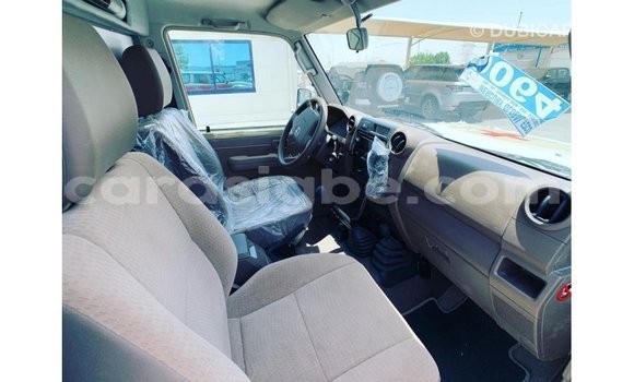 Buy Import Toyota Land Cruiser Beige Car in Import - Dubai in Togo Buy Import Toyota Land Cruiser Beige Car in Import - Dubai in Togo