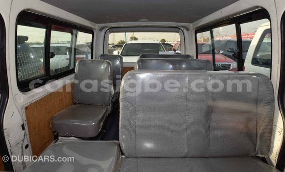 Acheter Import Voiture Toyota Hiace Blanc à Import - Dubai, Togo Acheter Import Voiture Toyota Hiace Blanc à Import - Dubai, Togo