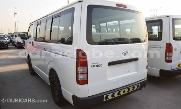 Acheter Import Voiture Toyota Hiace Blanc à Import - Dubai, Togo Acheter Import Voiture Toyota Hiace Blanc à Import - Dubai, Togo