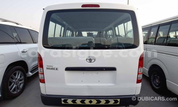 Acheter Import Voiture Toyota Hiace Blanc à Import - Dubai, Togo Acheter Import Voiture Toyota Hiace Blanc à Import - Dubai, Togo