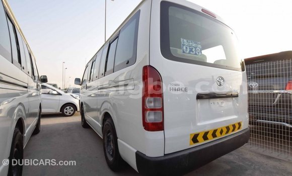 Acheter Import Voiture Toyota Hiace Blanc à Import - Dubai, Togo Acheter Import Voiture Toyota Hiace Blanc à Import - Dubai, Togo