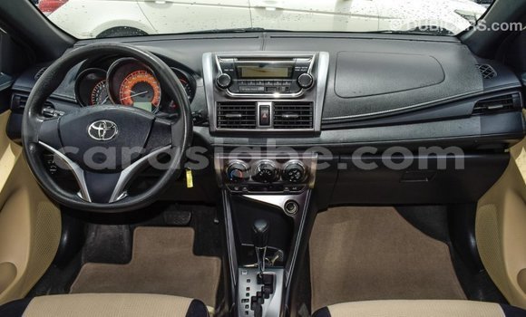 Acheter Import Voiture Toyota Yaris Blanc à Import - Dubai, Togo Acheter Import Voiture Toyota Yaris Blanc à Import - Dubai, Togo