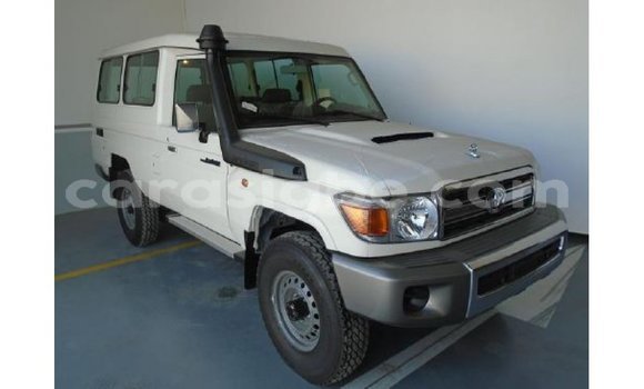 Acheter Import Voiture Abarth 595 Blanc à Import - Dubai, Togo