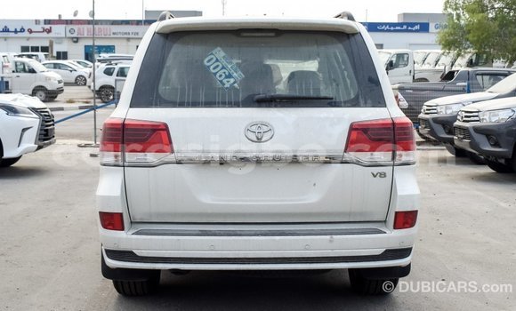 Buy Import Toyota Land Cruiser White Car in Import - Dubai in Togo Buy Import Toyota Land Cruiser White Car in Import - Dubai in Togo