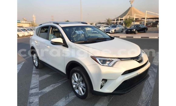 Acheter Import Voiture Toyota 4Runner Blanc à Import - Dubai, Togo Acheter Import Voiture Toyota 4Runner Blanc à Import - Dubai, Togo
