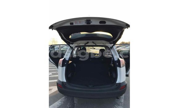 Acheter Import Voiture Toyota 4Runner Blanc à Import - Dubai, Togo Acheter Import Voiture Toyota 4Runner Blanc à Import - Dubai, Togo