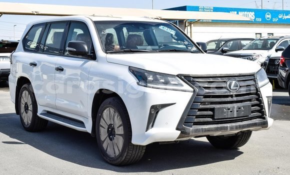 Acheter Import Voiture Lexus LX Blanc à Import - Dubai, Togo