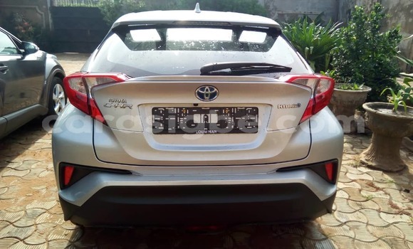 Acheter Occasion Voiture Toyota C-HR Noir à Lomé, Togo Acheter Occasion Voiture Toyota C-HR Noir à Lomé, Togo