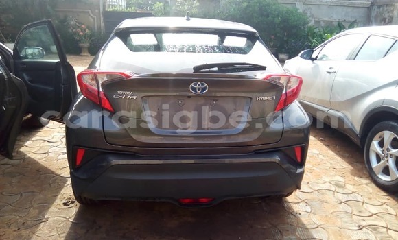 Acheter Occasion Voiture Toyota C-HR Noir à Lomé, Togo Acheter Occasion Voiture Toyota C-HR Noir à Lomé, Togo