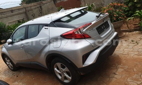 Acheter Occasion Voiture Toyota C-HR Noir à Lomé, Togo Acheter Occasion Voiture Toyota C-HR Noir à Lomé, Togo