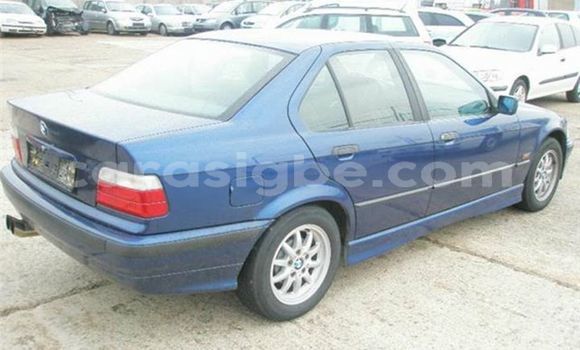 Acheter Occasion Voiture BMW 3–Series Bleu à Adawlato, Togo Acheter Occasion Voiture BMW 3–Series Bleu à Adawlato, Togo