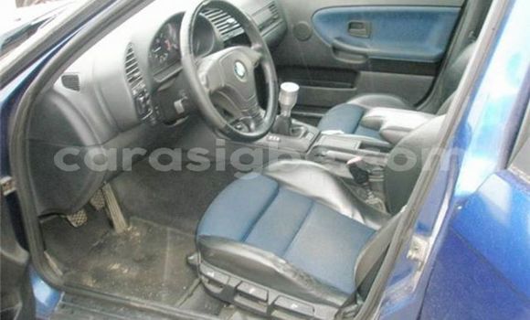 Acheter Occasion Voiture BMW 3–Series Bleu à Adawlato, Togo Acheter Occasion Voiture BMW 3–Series Bleu à Adawlato, Togo