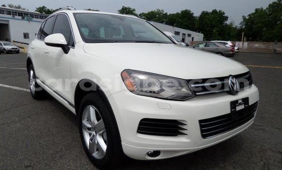 Buy Used Volkswagen Touareg White Car in Lome in Togo Buy Used Volkswagen Touareg White Car in Lome in Togo