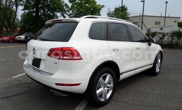Buy Used Volkswagen Touareg White Car in Lome in Togo Buy Used Volkswagen Touareg White Car in Lome in Togo