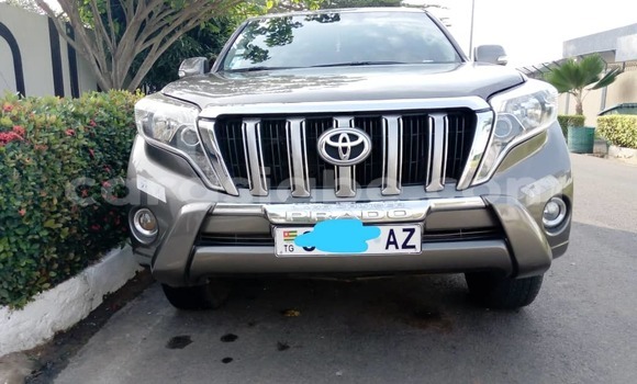 Acheter Occasion Voiture Toyota Land Cruiser Prado Gris à Lomé, Togo