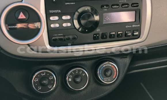 Acheter Occasion Voiture Toyota Yaris Bleu à Adawlato, Togo Acheter Occasion Voiture Toyota Yaris Bleu à Adawlato, Togo