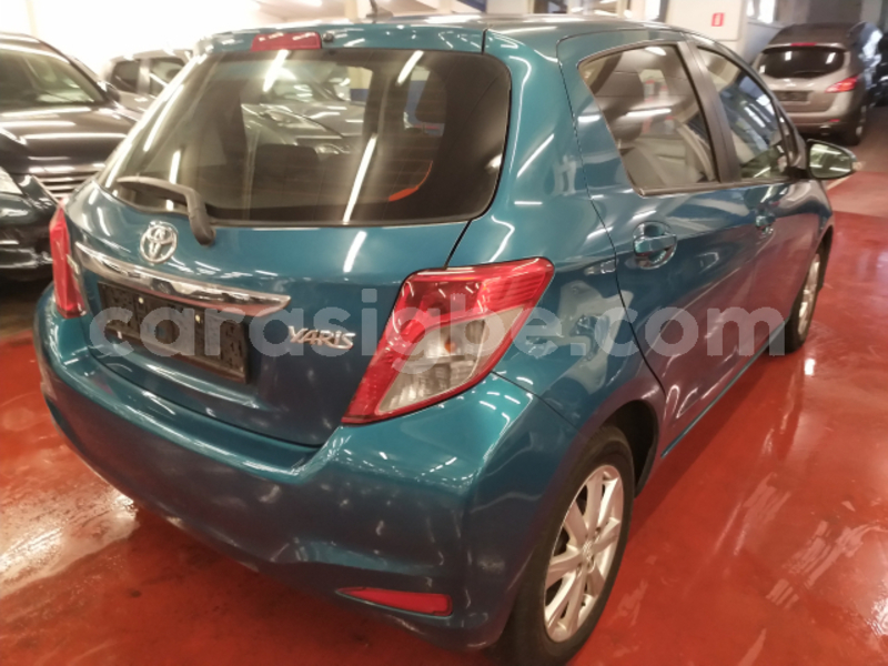 Big with watermark toyota yaris togo forever 4834