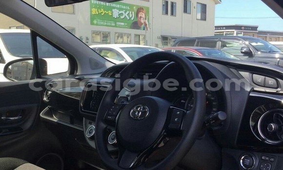 Buy Used Toyota Yaris Silver Car in Lome in Togo Buy Used Toyota Yaris Silver Car in Lome in Togo