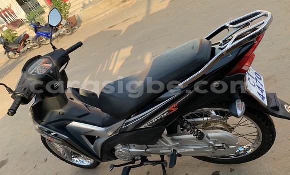 Acheter Neuf Moto Honda ACE CB 125 Noir à Lomé, Togo Acheter Neuf Moto Honda ACE CB 125 Noir à Lomé, Togo