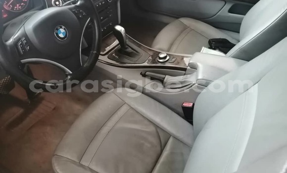 Acheter Occasion Voiture BMW 328i Bleu à Lomé, Togo