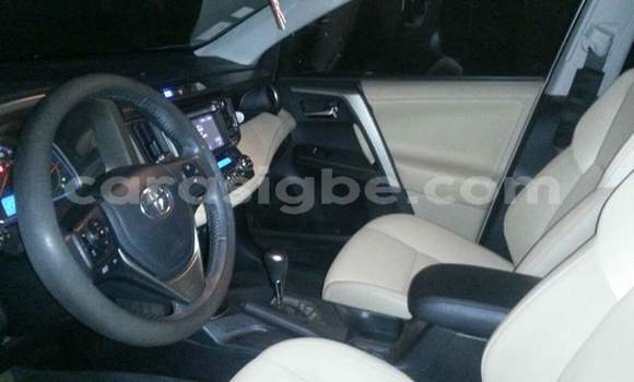 Buy Used Toyota RAV4 White Car in Lome in Togo Buy Used Toyota RAV4 White Car in Lome in Togo