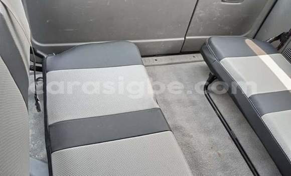 Buy Import Toyota Land Cruiser Green Car in Lome in Togo Buy Import Toyota Land Cruiser Green Car in Lome in Togo