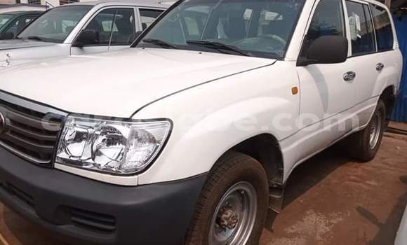 Buy Import Toyota Land Cruiser Green Car in Lome in Togo Buy Import Toyota Land Cruiser Green Car in Lome in Togo