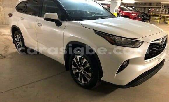 Buy New Toyota Highlander White Car in Lome in Togo Buy New Toyota Highlander White Car in Lome in Togo