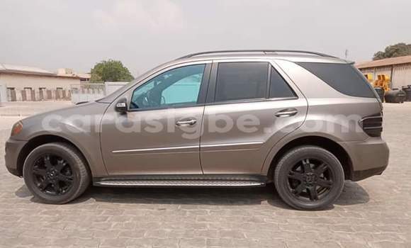Buy Import Mercedes‒Benz ML–Class Brown Car in Lome in Togo Buy Import Mercedes‒Benz ML–Class Brown Car in Lome in Togo