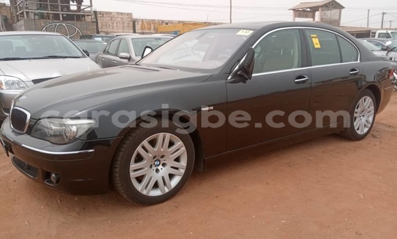 Acheter Occasion Voiture BMW 700 Noir à Lomé, Togo Acheter Occasion Voiture BMW 700 Noir à Lomé, Togo