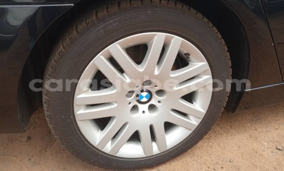 Acheter Occasion Voiture BMW 700 Noir à Lomé, Togo Acheter Occasion Voiture BMW 700 Noir à Lomé, Togo