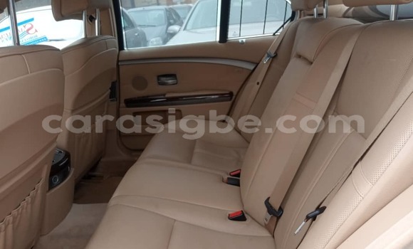 Acheter Occasion Voiture BMW 700 Noir à Lomé, Togo Acheter Occasion Voiture BMW 700 Noir à Lomé, Togo