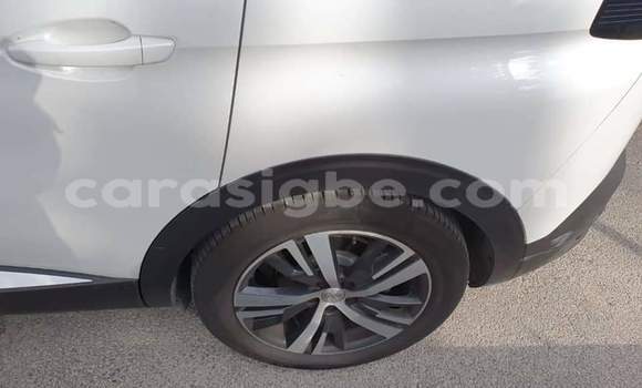 Acheter Occasion Voiture Peugeot 5008 Blanc à Lomé, Togo Acheter Occasion Voiture Peugeot 5008 Blanc à Lomé, Togo